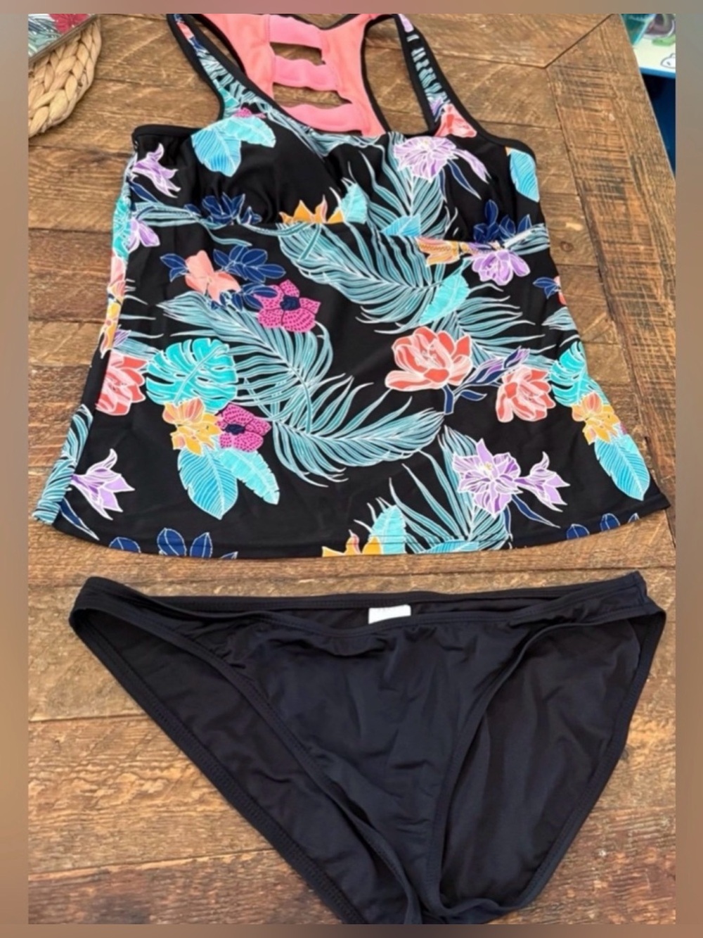 Women’s 2-Piece Floral Tankini Set with Black Bikini Bottoms (Size XL)